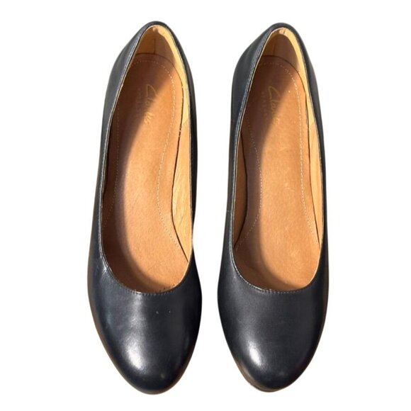 Clarks Womens Black Leather Heels Size 7.5 - Picture 2 of 5